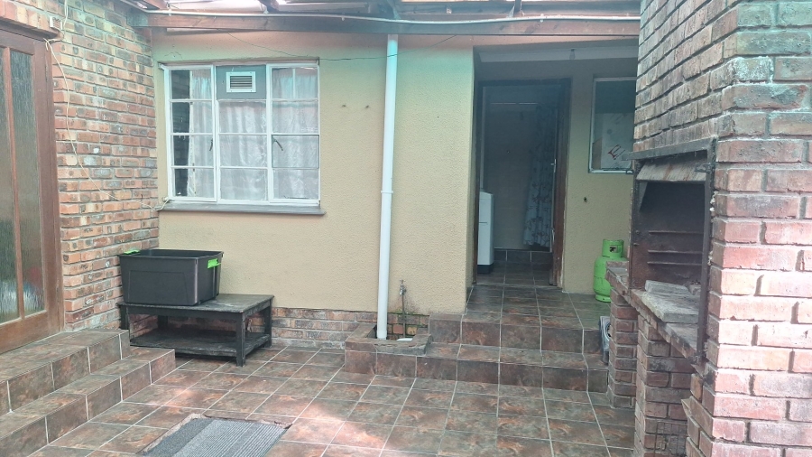 5 Bedroom Property for Sale in Retreat Western Cape